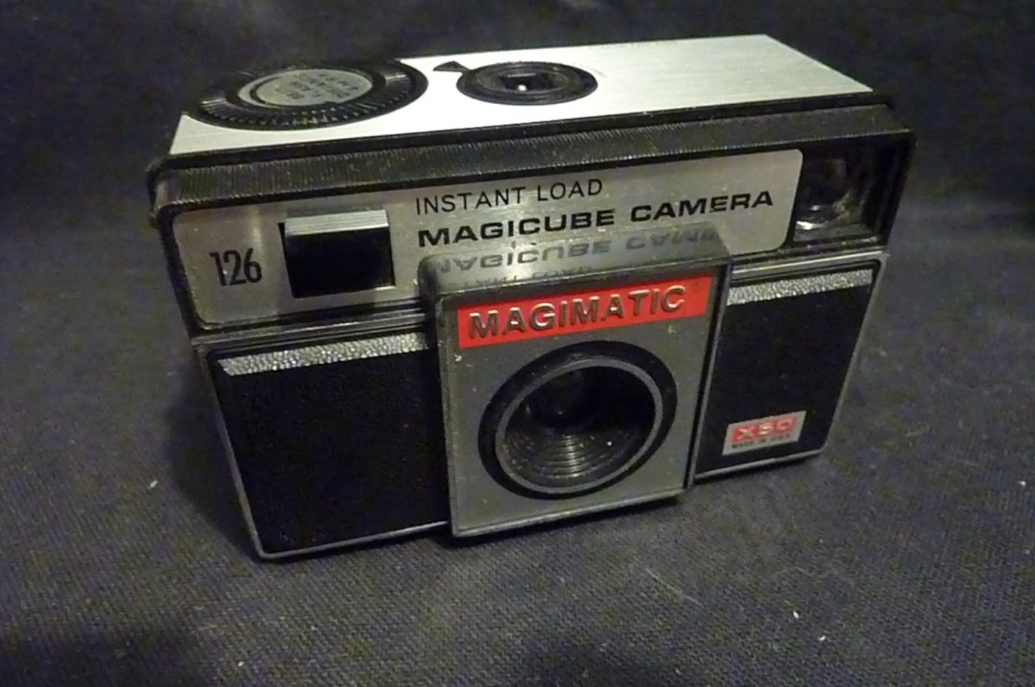 Vintage Magimatic X50 Magicube 126 Camera  NE