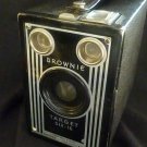 Antique Target BROWNIE Six-16 Camera  (1938-1942) - USA