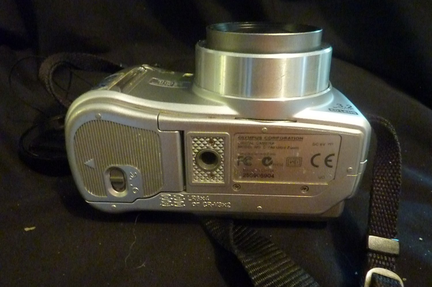 Olympus Camedia C740 Ultra Zoom 3.230x Digital Camera