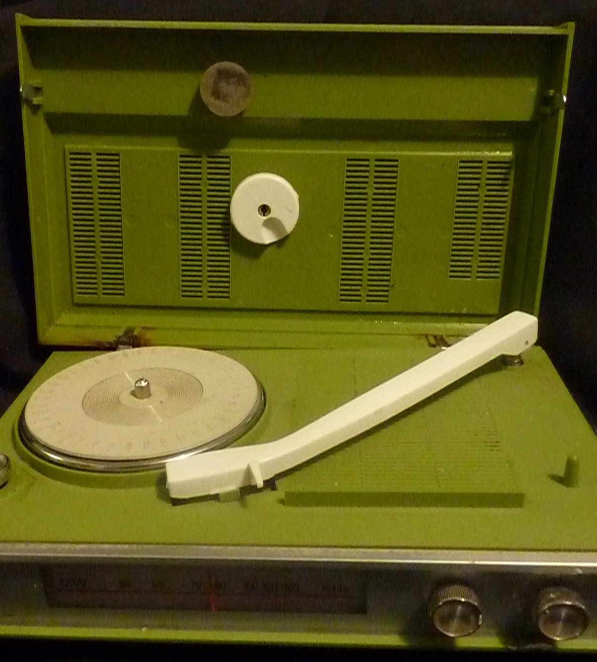 Vintage Sears AC/DC Solid State Radio Phonograph