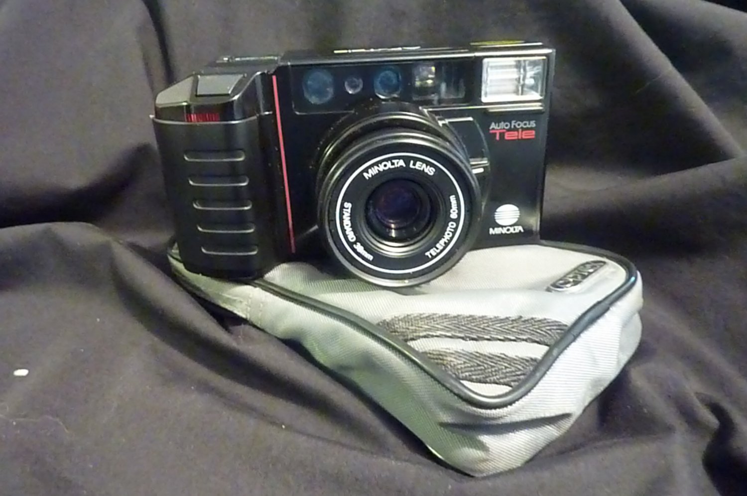 Minolta AFTele Auto Focus 35mm Camera w/Builtin Flash