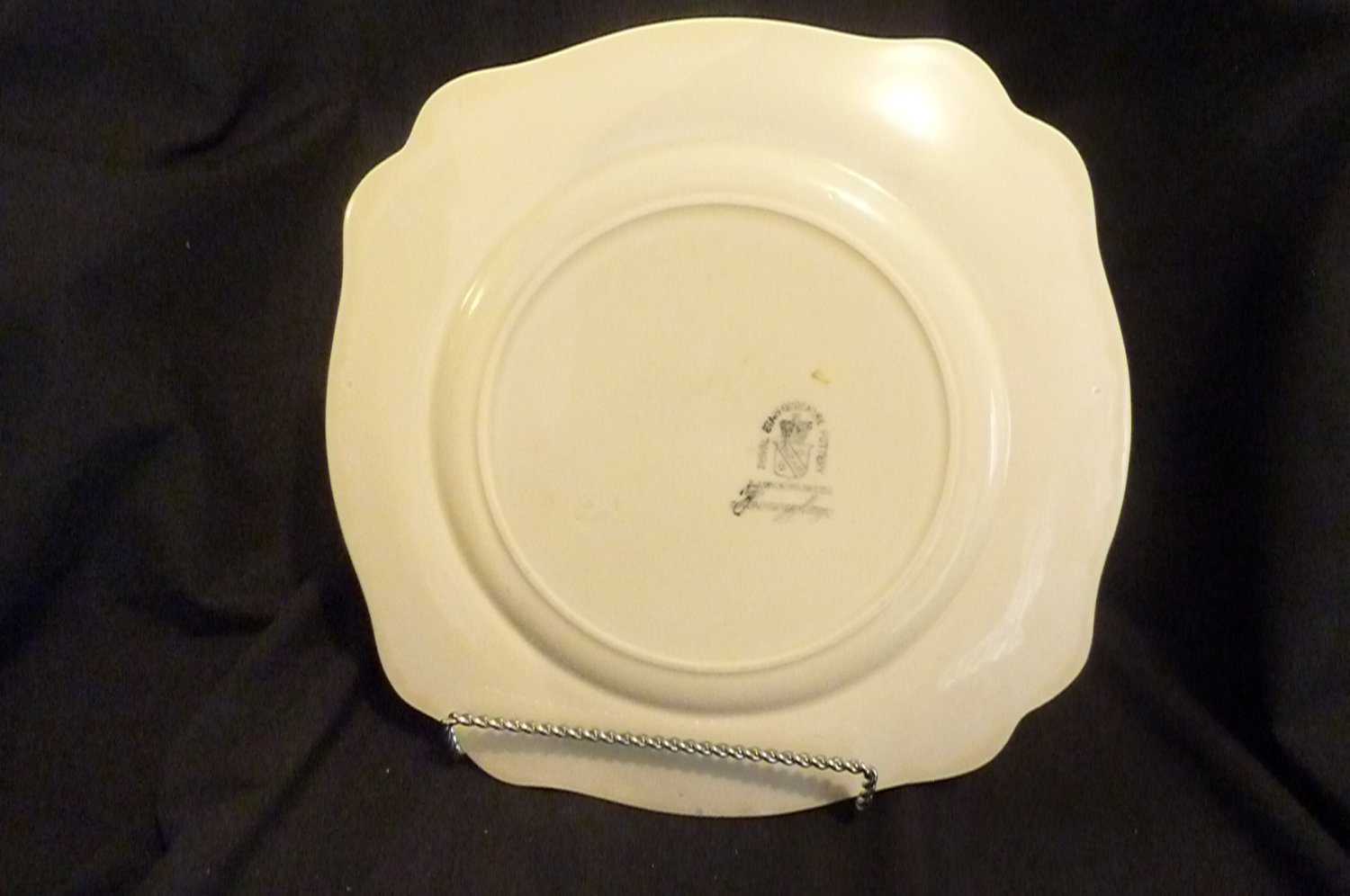 Royal Staffordshire Pottery Dinner Plate A.J. Wilkinson Ltd Honeyglaze