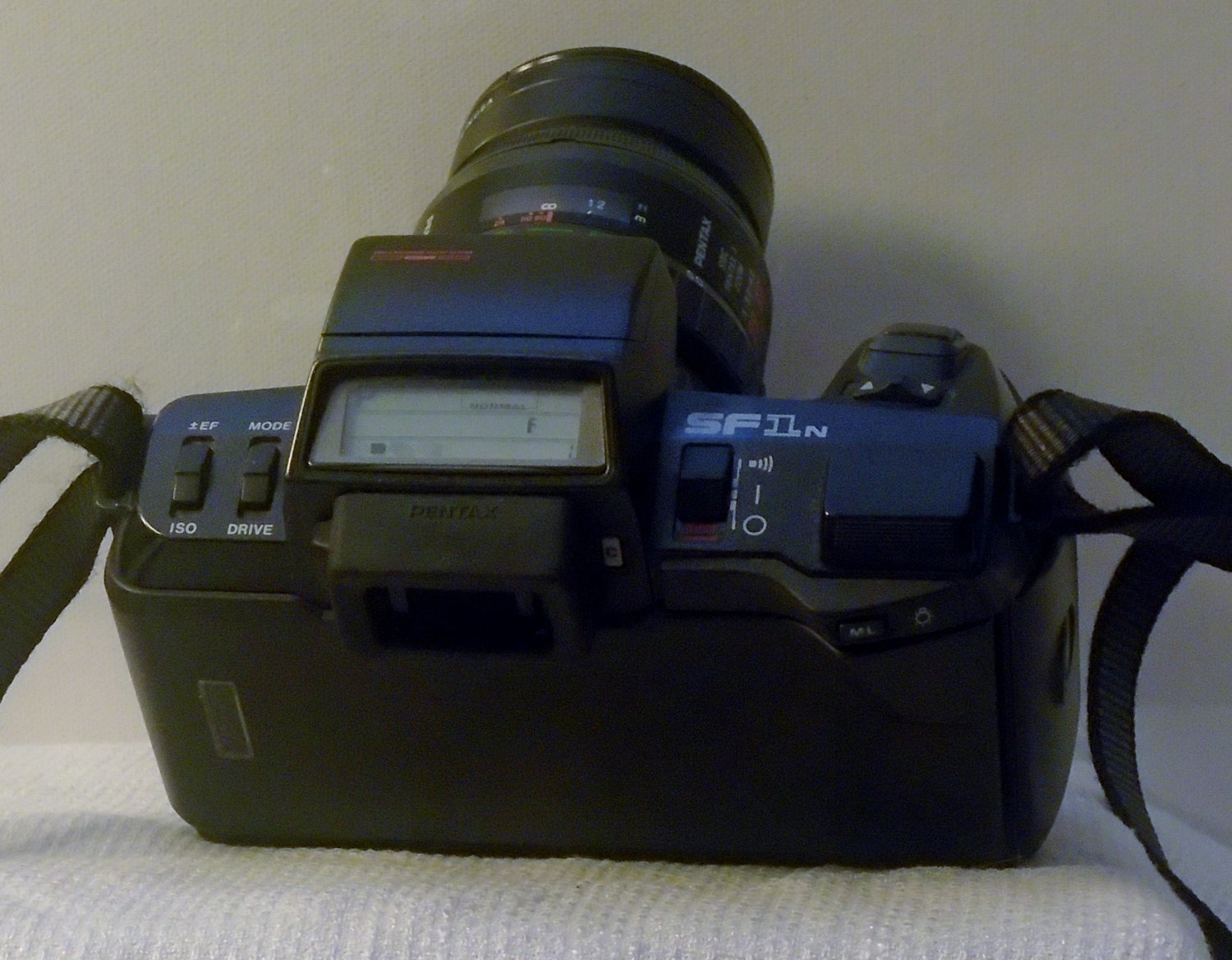 Pentax SF1n 35mm Film Camera w/ 28-80mm Zoom Lens - Field Case
