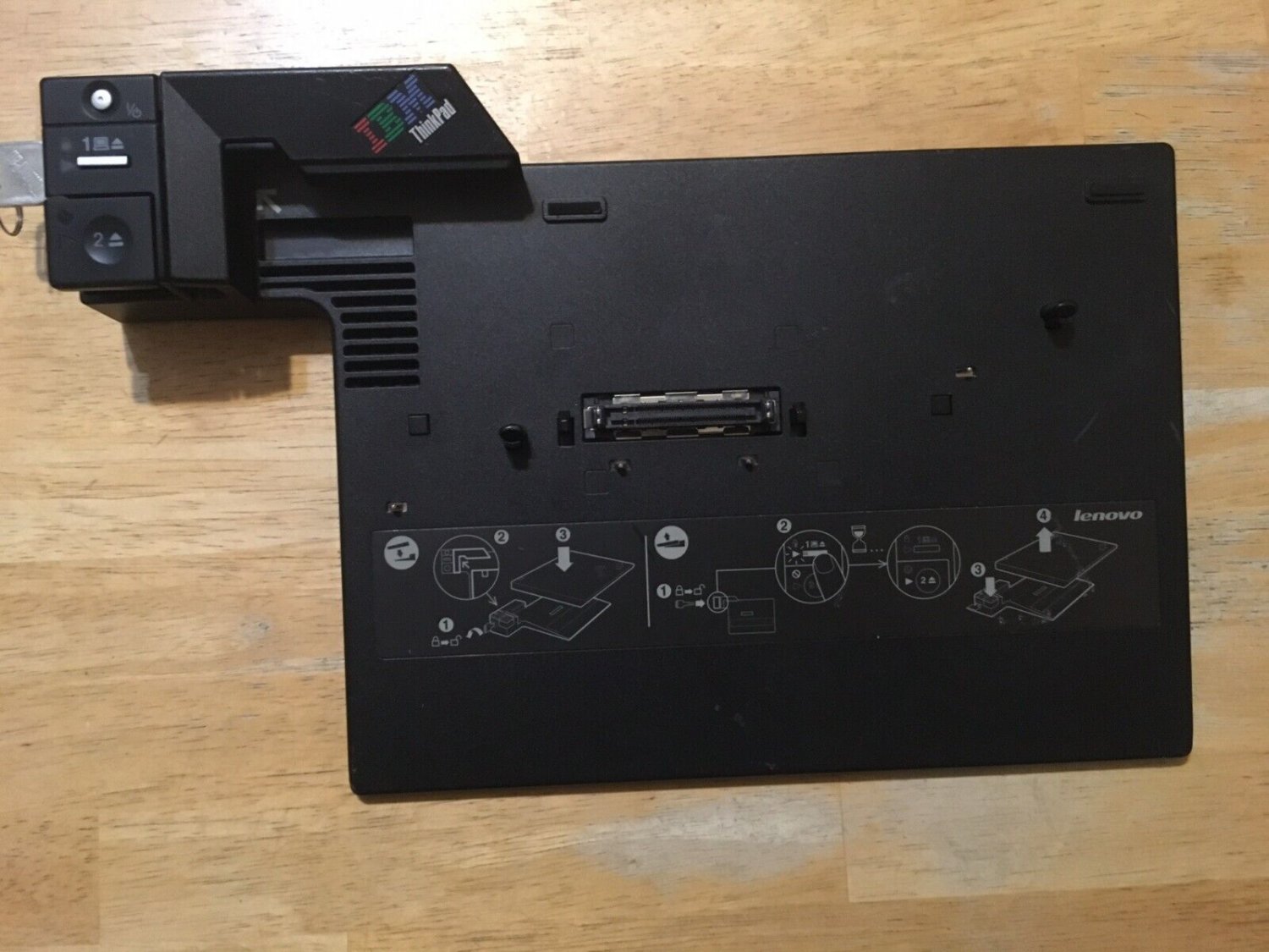 IBM Thinkpad Docking Station by Lenovo for (Type 2504) w/Key