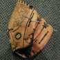 Wilson A2483 11&acirc;�� Baseball Softball Soft Leather Dual Hinge Glove RHT