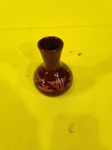 Mary Er Signed small Sioux Vase Native Ameican