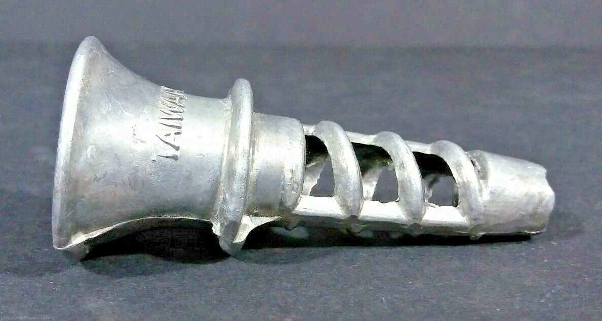 Vintage Screw In Citrus Lemon Juicer Juice Extractor 3" Die Cast