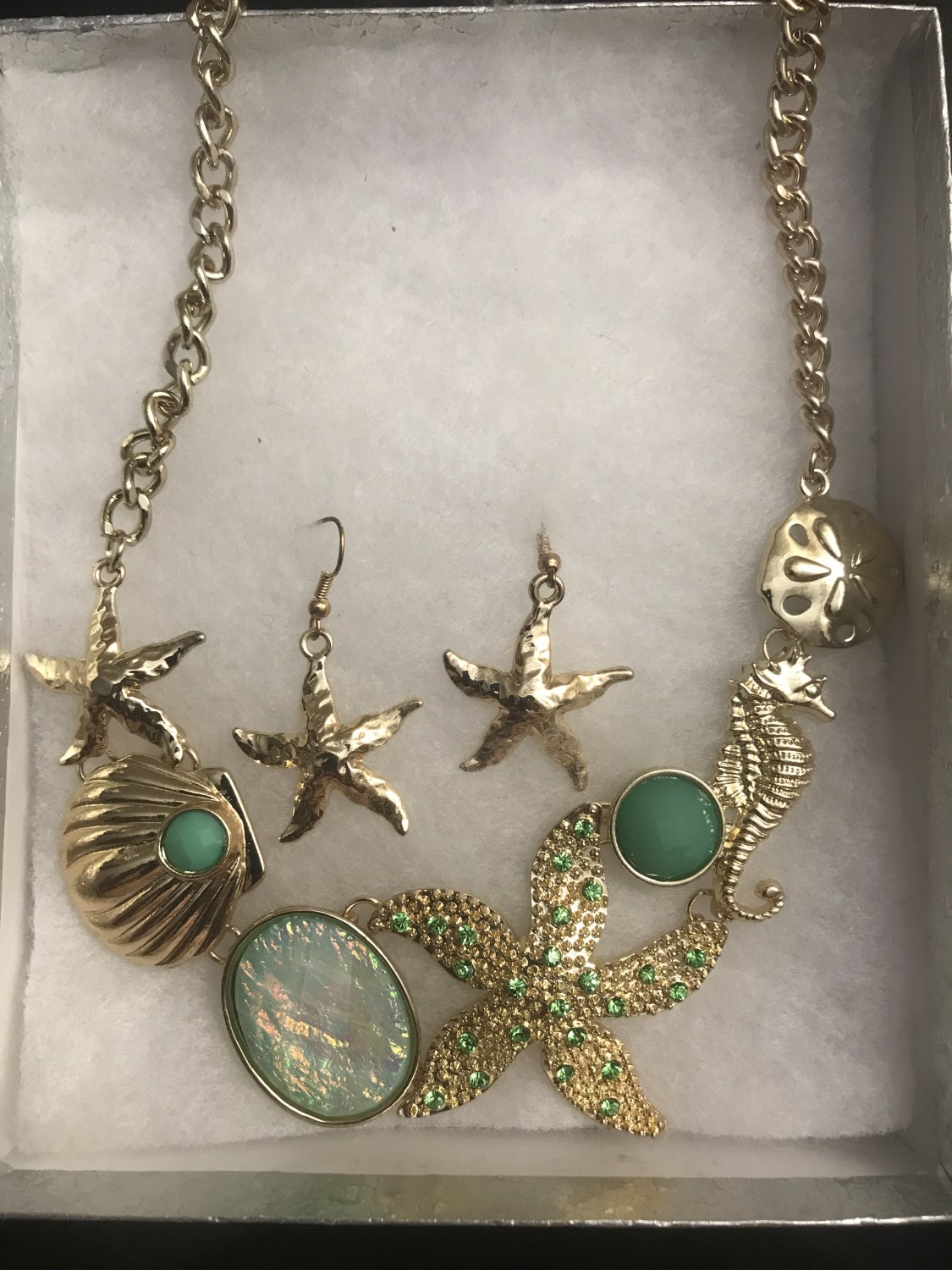 Gold Starfish Necklace Set