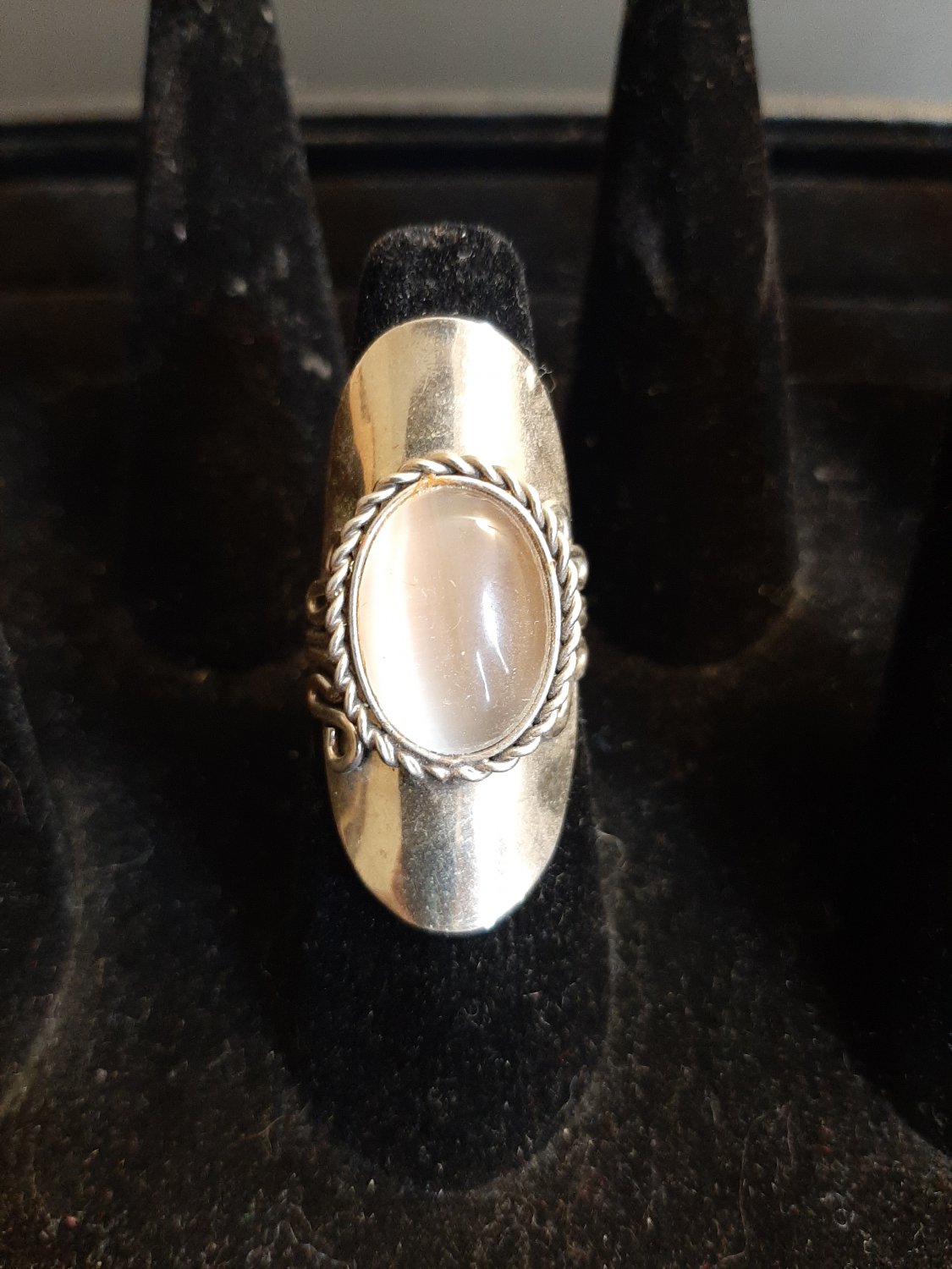 Adjustable White Ring