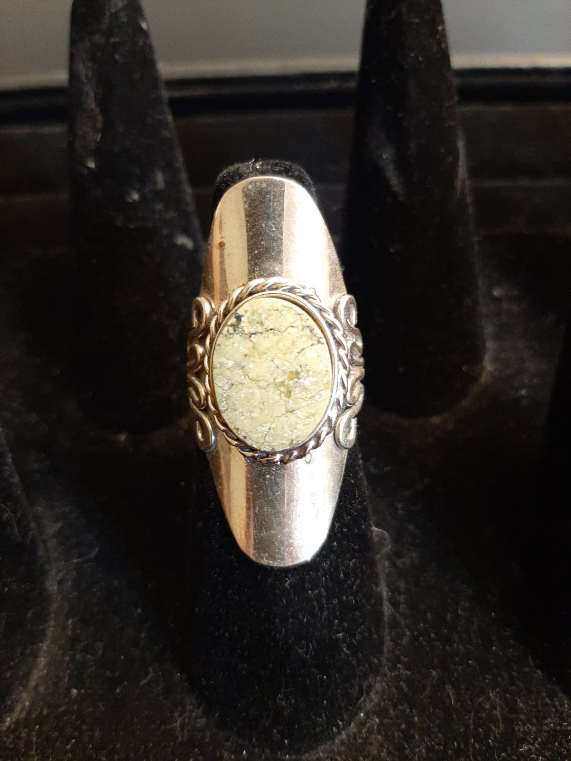 Adjustable White Ring