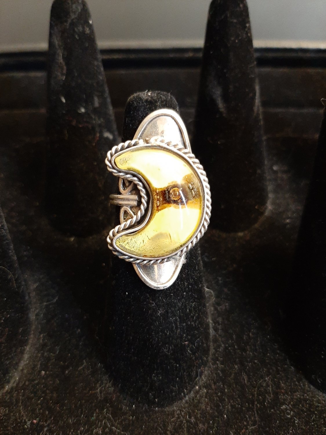 Adjustable Yellow Ring
