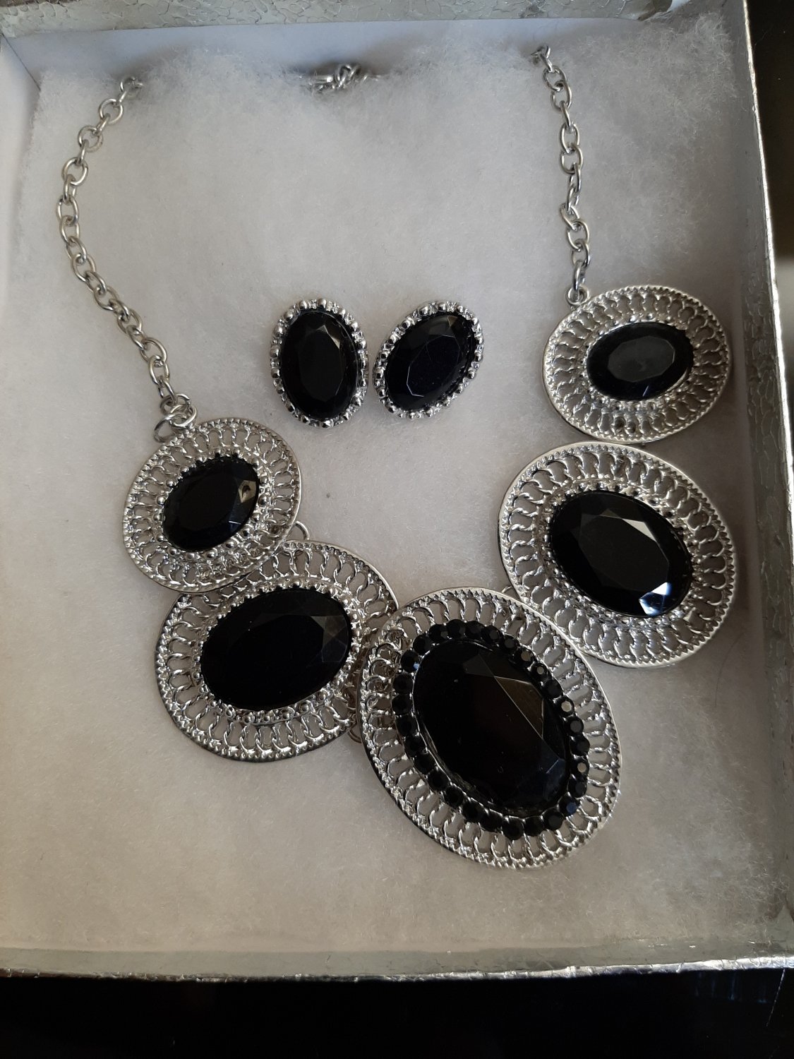 Black and Silver Necklace Set