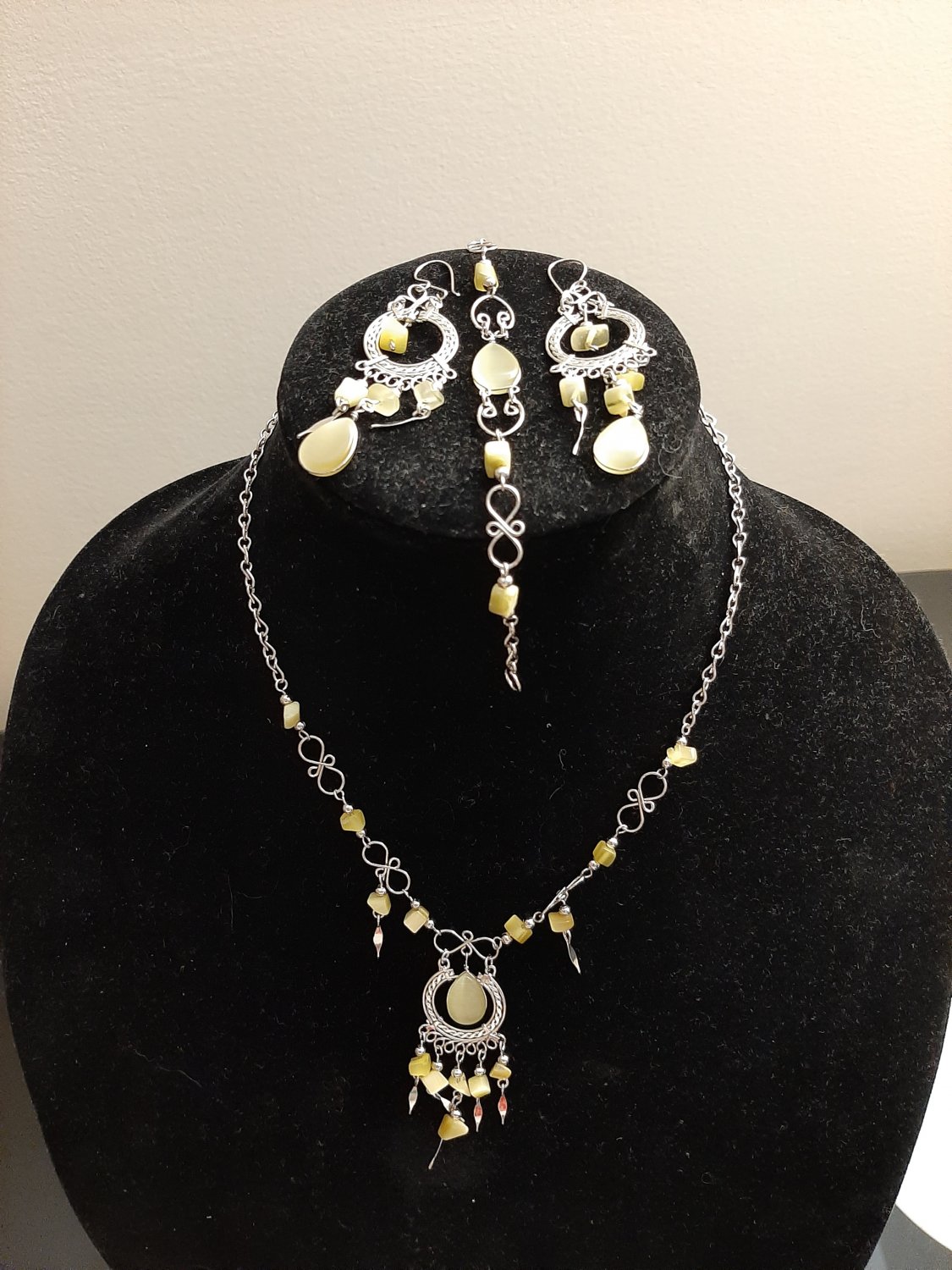 Beautiful Necklace Set