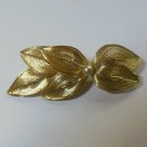 Vintage Unsigned Gold Tone Wire Leaves WFaux Pearl Center Brooch Delicate Design