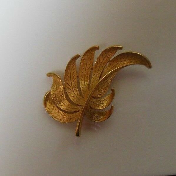 "JJ" Signed Gold-tone Leaf Brooch/Pin