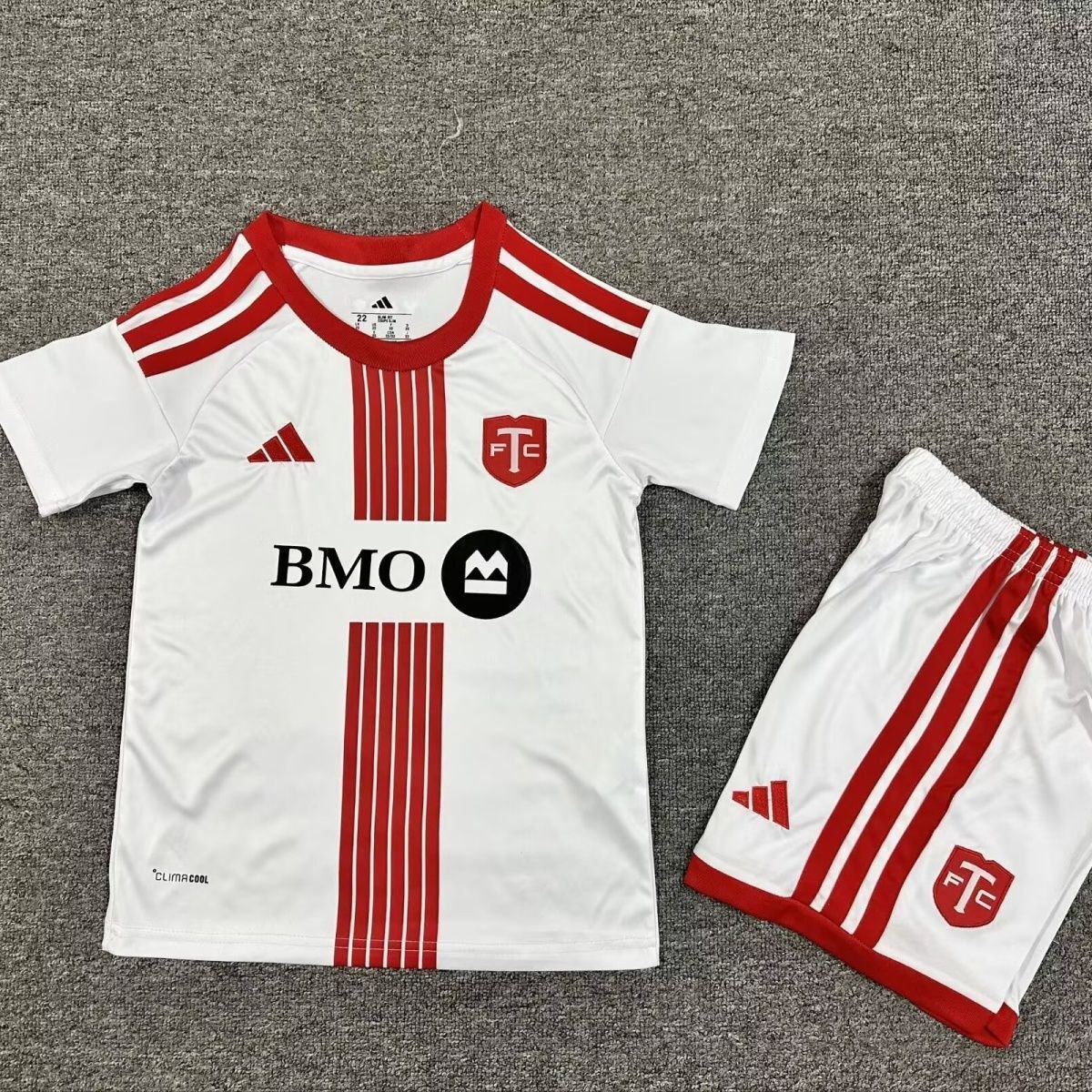 youth Toronto Soccer Uniform suit Blank Jersey set 2026 Winter On-Field White kids Activewear kit