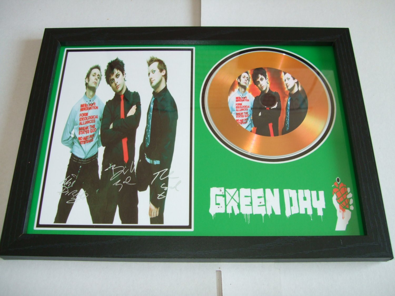 GREEN DAY   signed disc