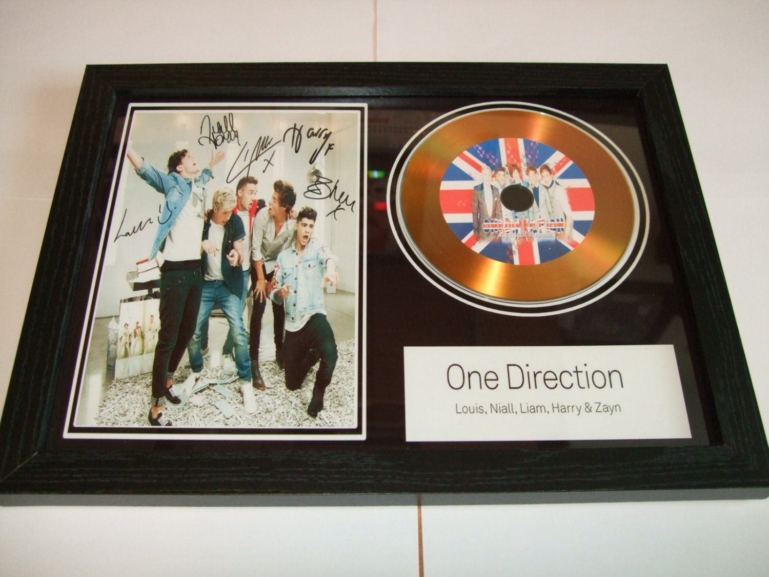 one direction   signed disc