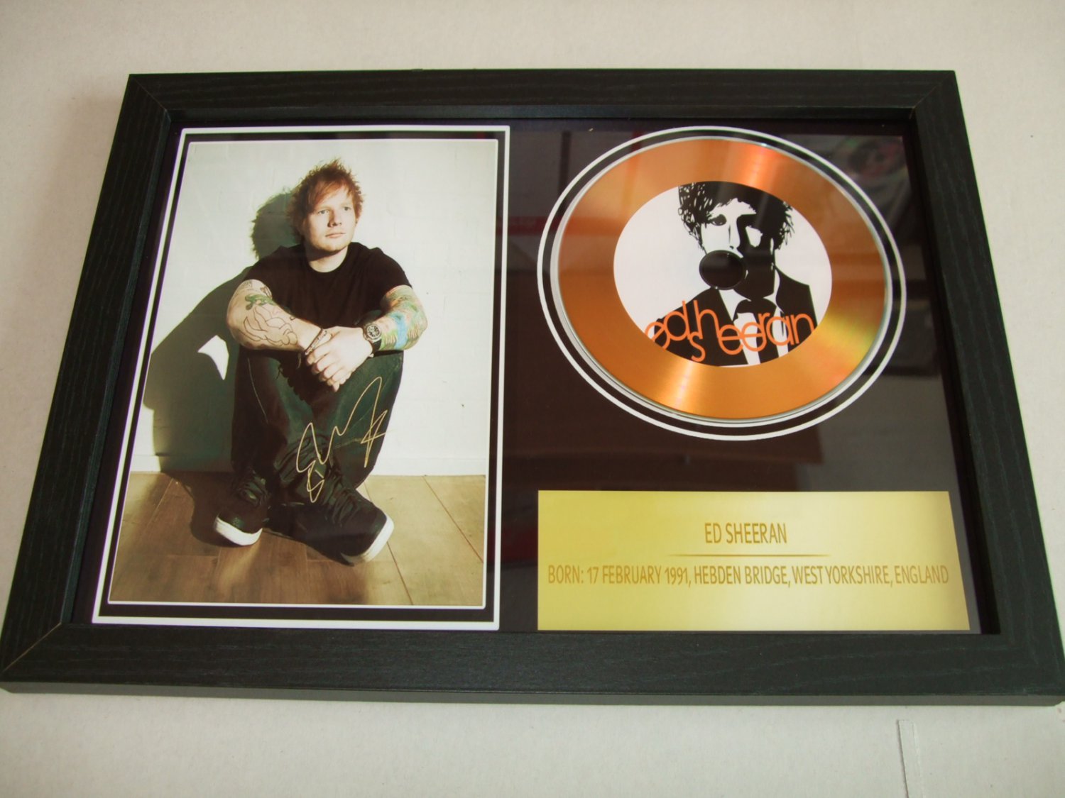 ed sheeran   signed disc