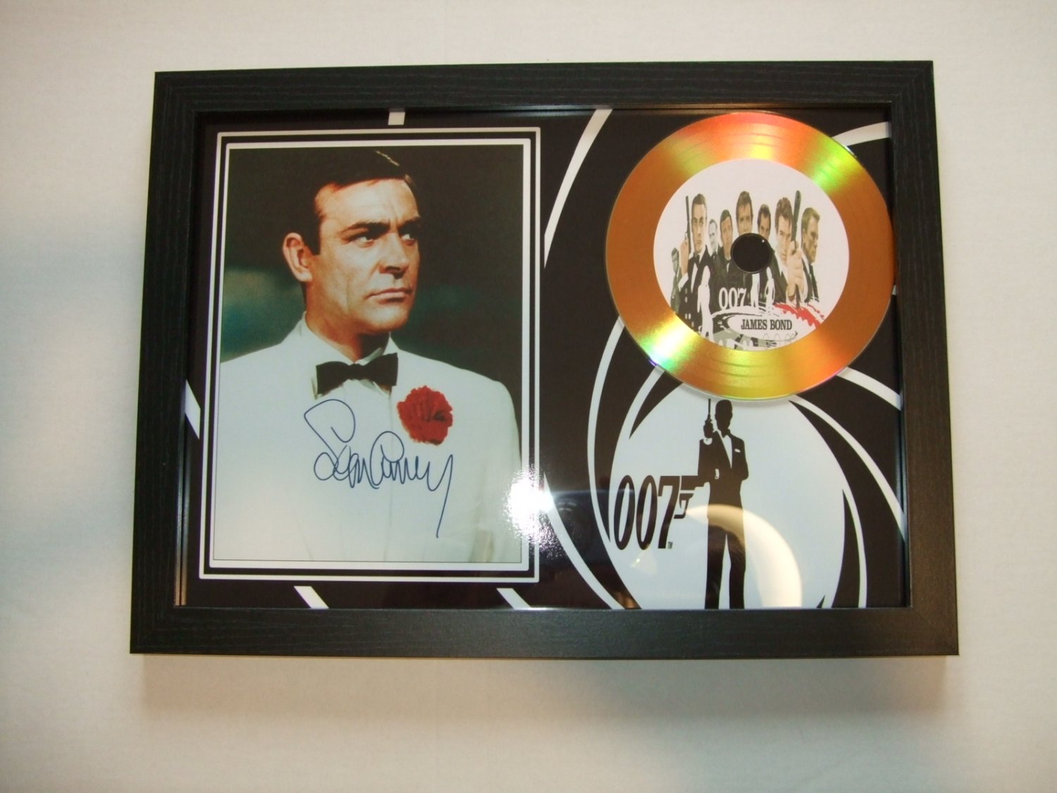 james bond     signed disc