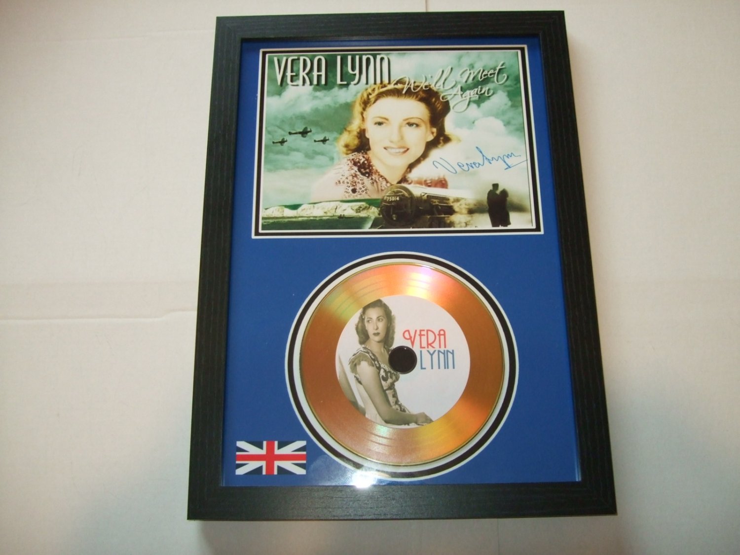 vera lynn  signed disc