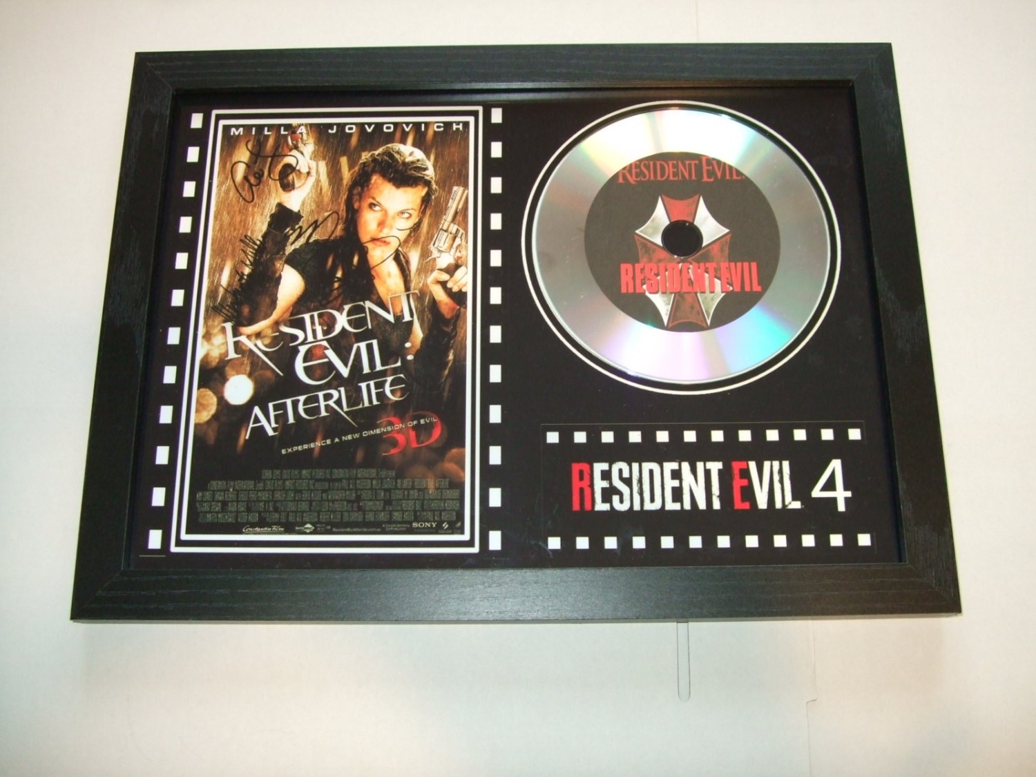 RESIDENT EVIL  signed disc