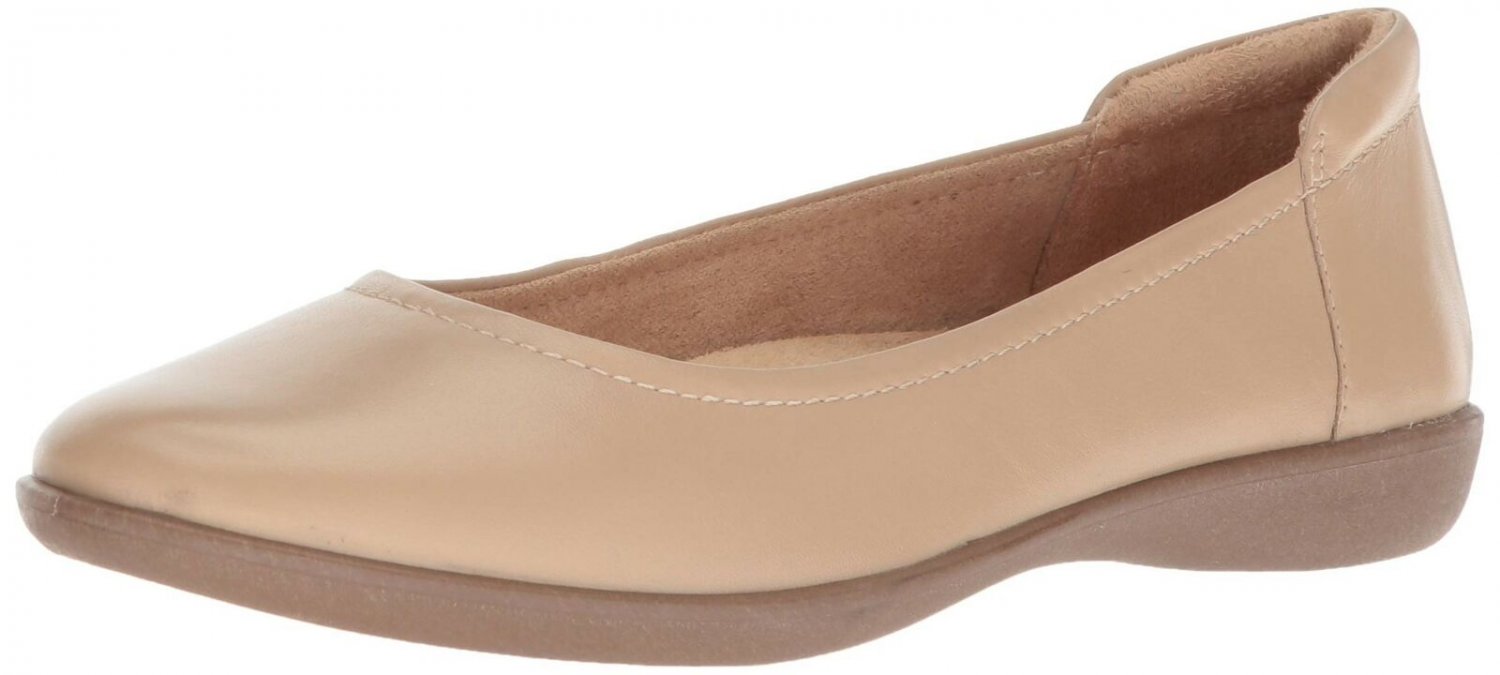 Naturalizer Women's Flexy Ballet Flat 6 Nude
