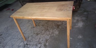 minimalist office desk
