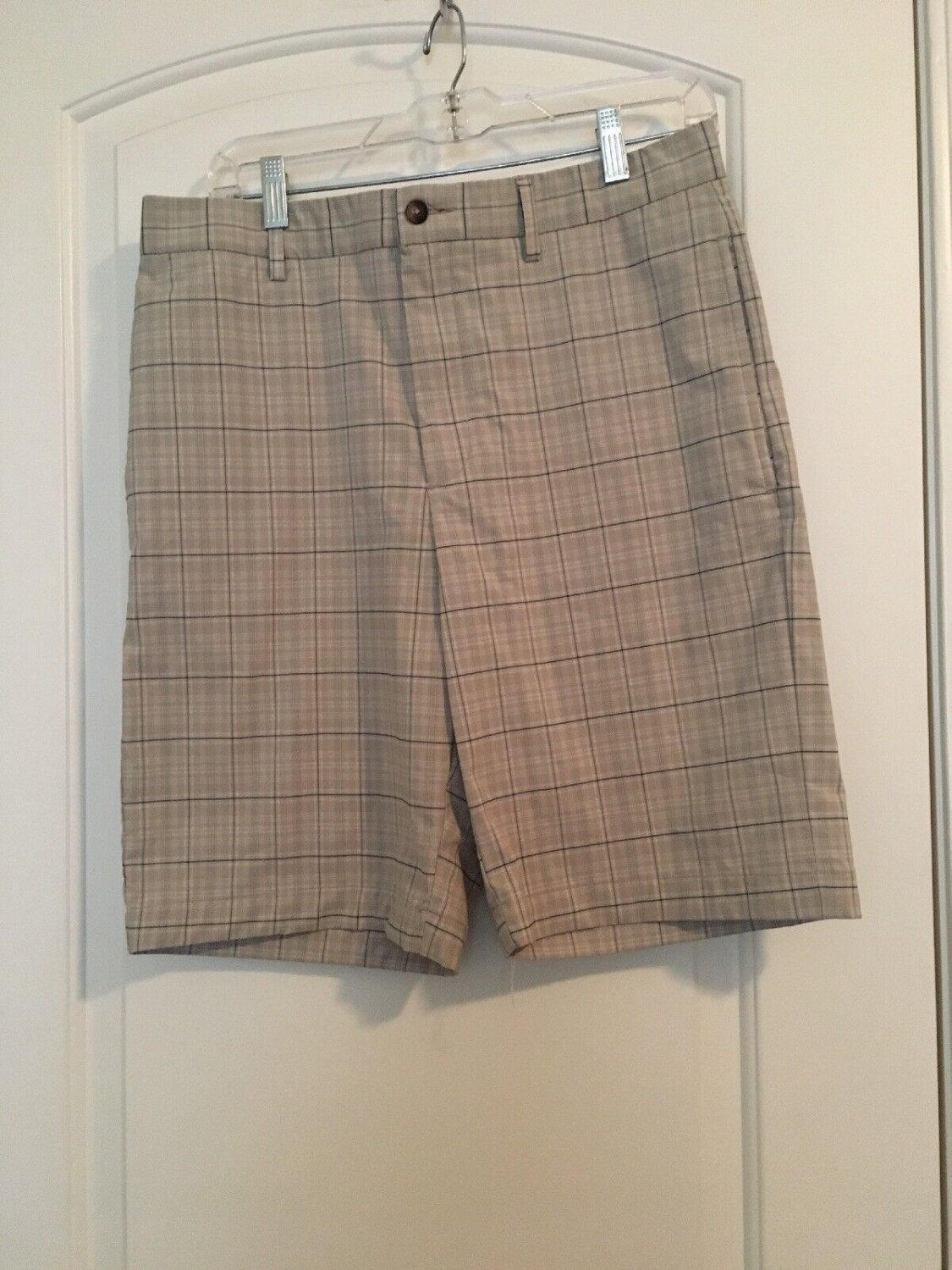 Greg Norman Golf Men's Plaid Shorts Size 32