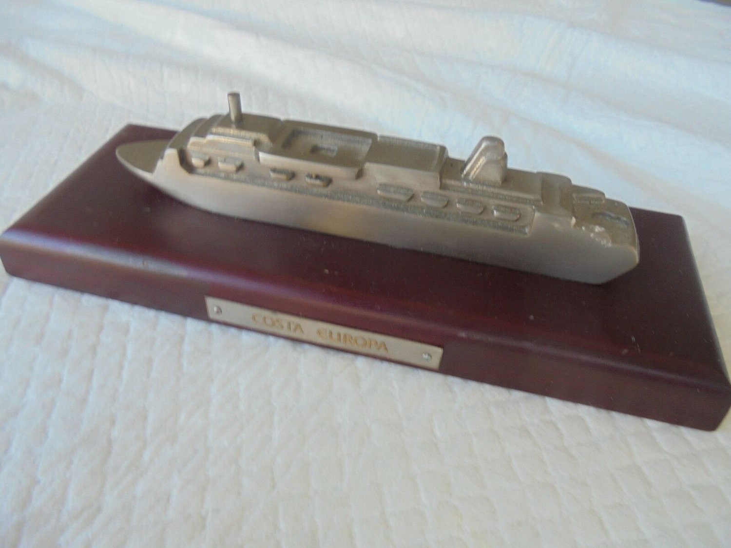 MODEL of the cruise ship COSTA EUROPA in metal and wood Original