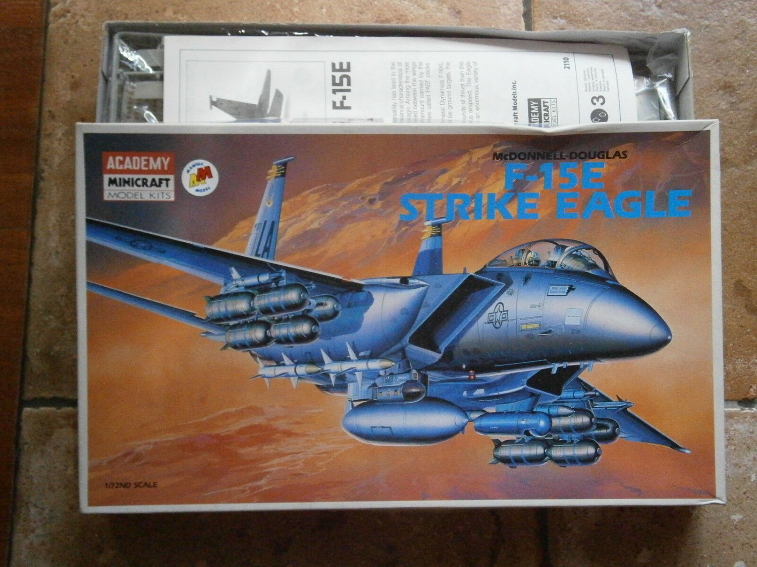 ACADEMY MINICRAFT Model KITS 2110 F-15E Strike Eagle Mc Donnel Douglas Original set 1991