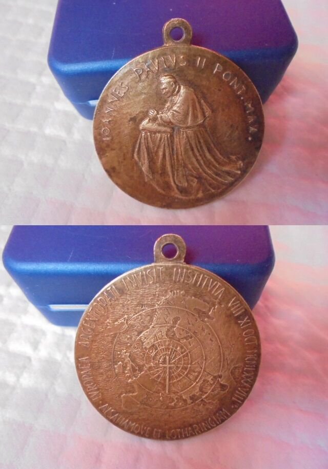 BRONZE MEDAL of Pope John Paul II trip to France and European Parlament engraved Manfrini 1988
