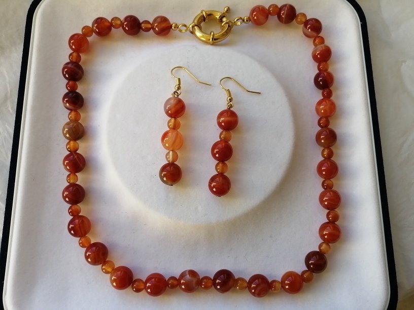 NECKLACE and EARRINGS set in CARNELIAN stone Original in gift box Made in Italy