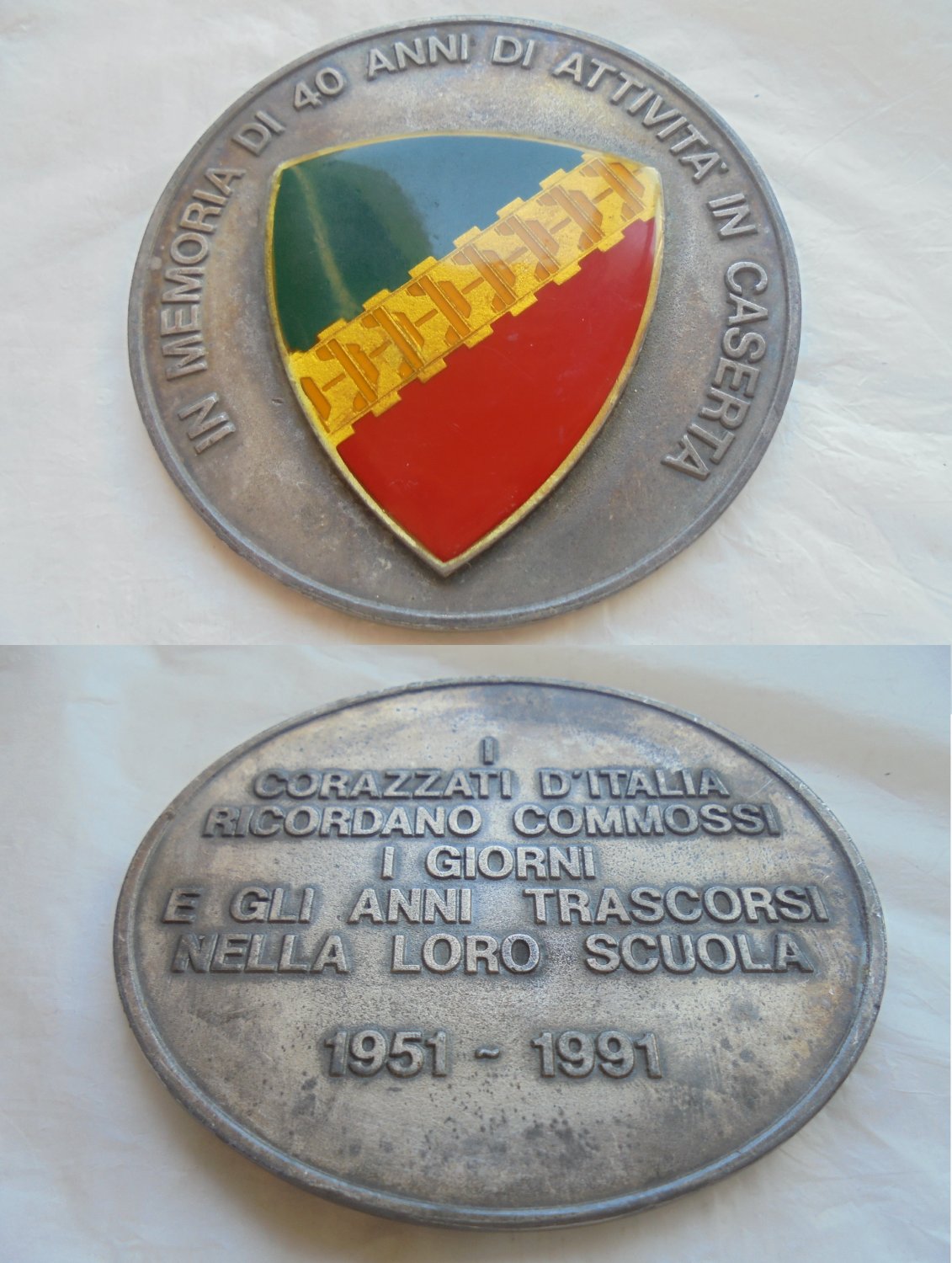 MILITARY MEDAL PAPERWEIGHT in bronze Italy Reparto Corazzati d'Italia 40th anniversary 1951 - 1991