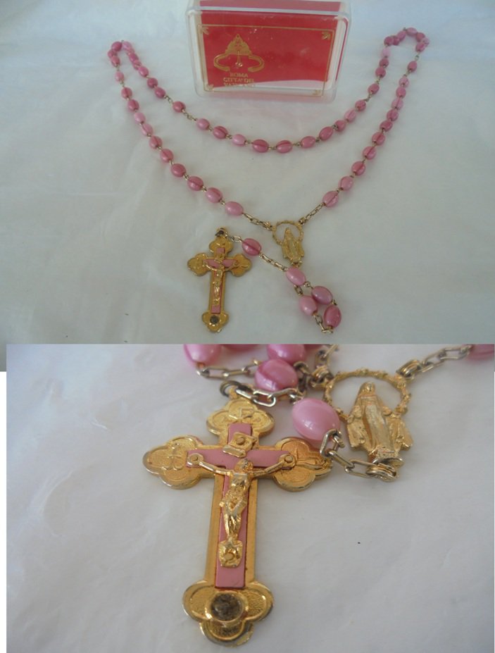 PRAYING ROSARY in pink glass from Murano Italy with RELIC of the Roman Catacombs Original 1980s