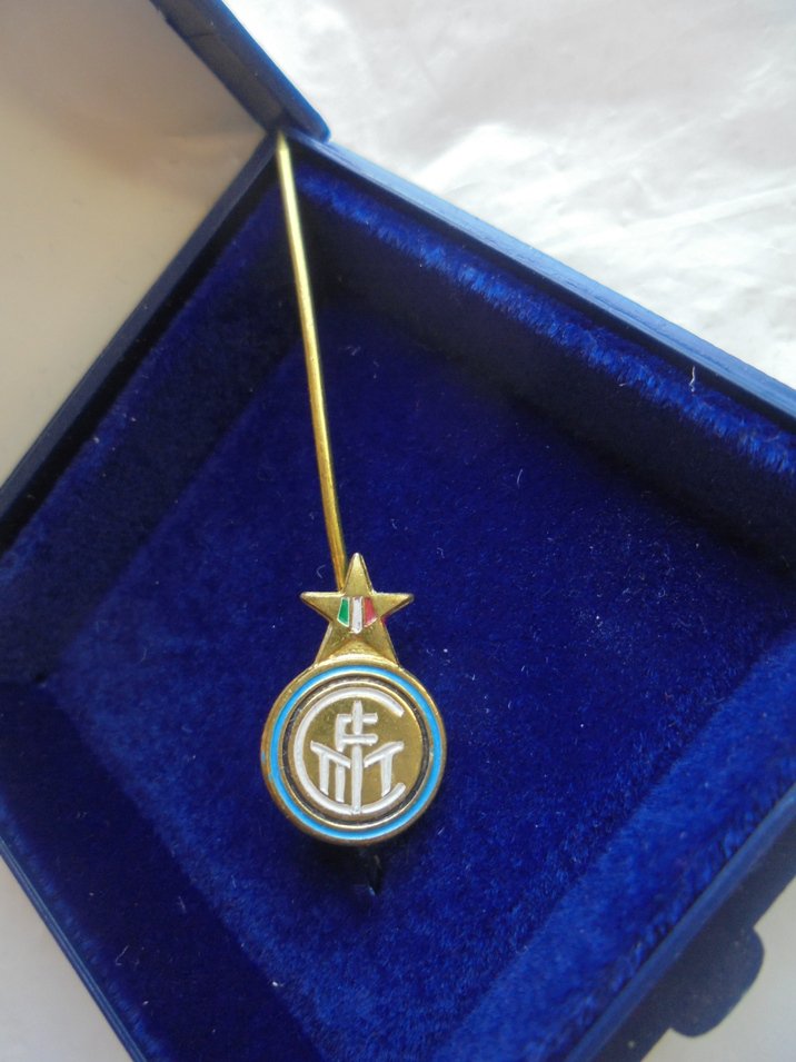 INTER CALCIO soccer team pin in metal and laque designed by Muggiani 1990s