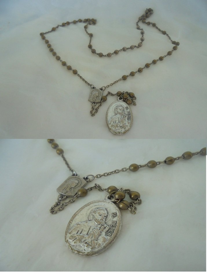 Saint Peter and Saint Paul PRAYING ROSARY in metal Original 1950s