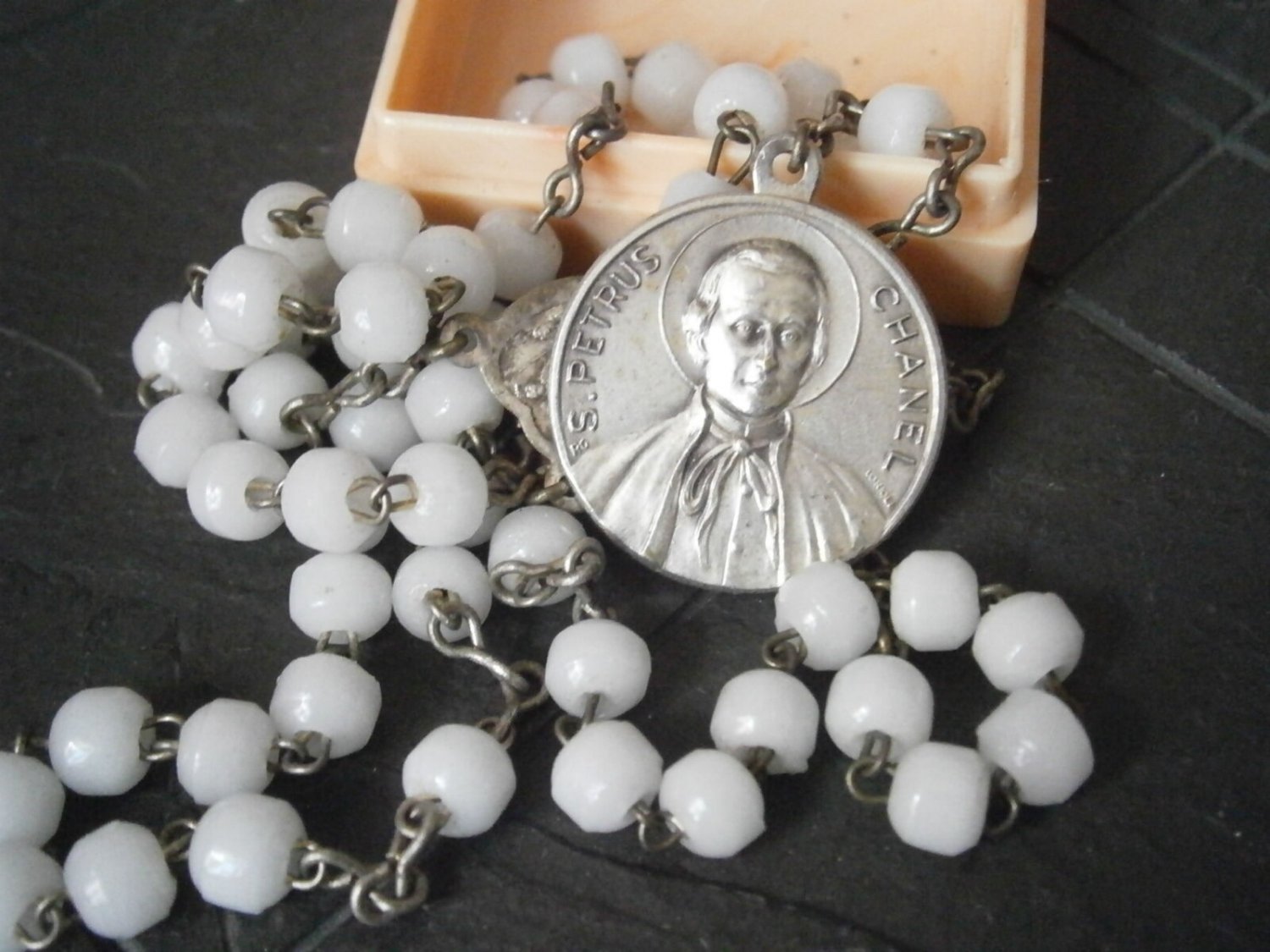 Praying ROSARY od Saint PETER CHANEL in Murano glass Italy 1960s