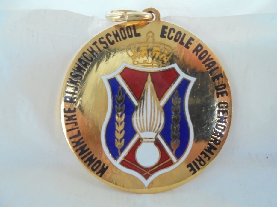 Medal ECOLE ROYALE de GENDARMERIE Bruxelles Belgium Original