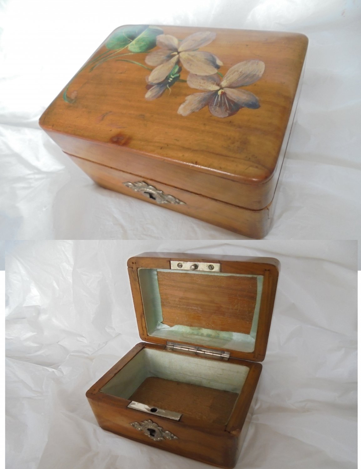 JEWELRY JEWELS BOX in wood and and painted violets Made in Italy Original 1940s