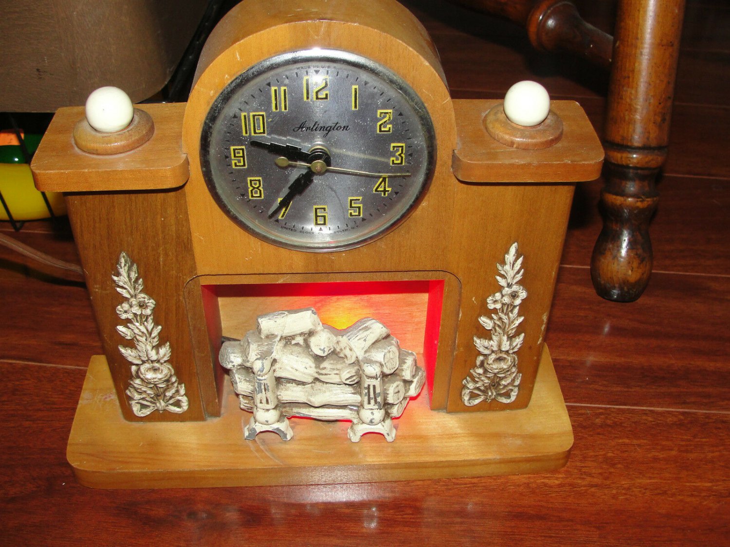 Arlington electric clock, United Clock Corp, old, fireplace glow lamp, wood