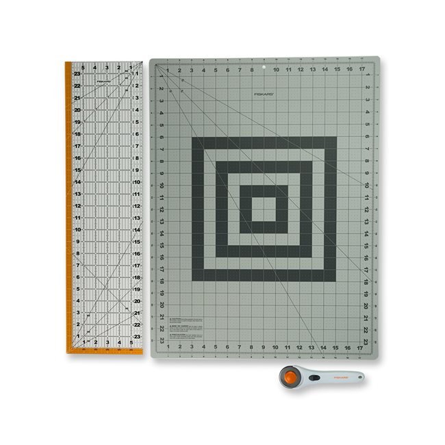 Fiskars Rotary Cutting Set - Rotary Cutter, Cutting Mat & Clear Acrylic Ruler