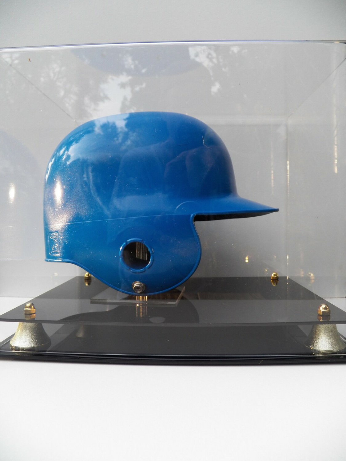 Baseball batting helmet case MLB 85% UV acrylic memorabila full size display