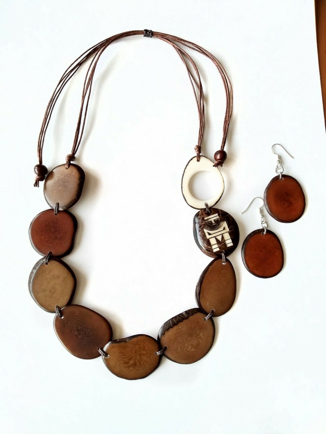 Fair trade necklaces, Tagua nut jewelry, Handmade tagua necklaces, Colombia