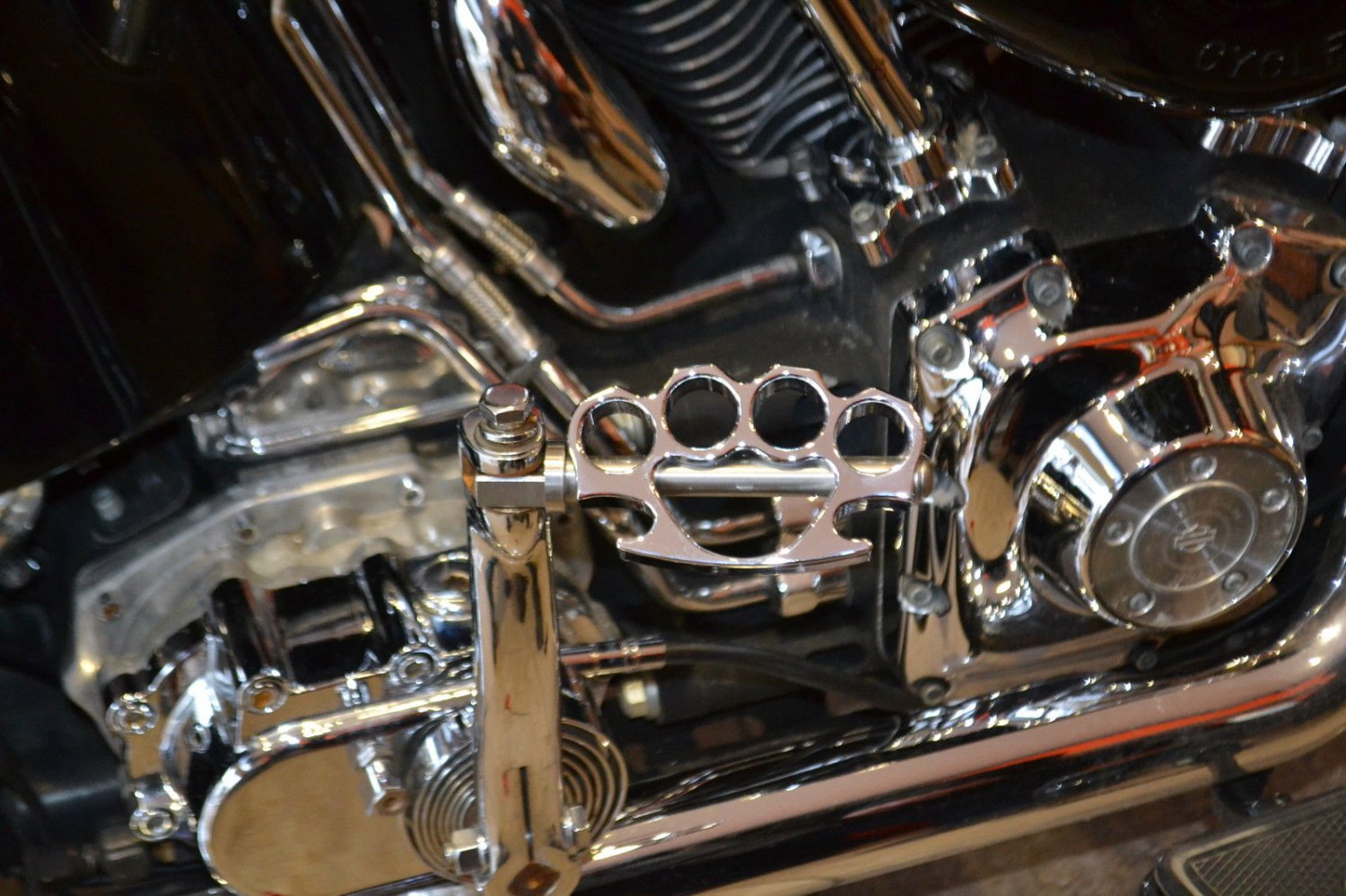 11936-165-4112-CHR Harley Davidson Kicker Pedal Knuckleduster CHROME