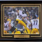 Le'Veon Bell Pittsurgh Steelers Signed Framed 16x20 Snow Hurdle Photo JSA