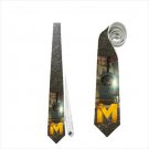 Necktie metro 2033