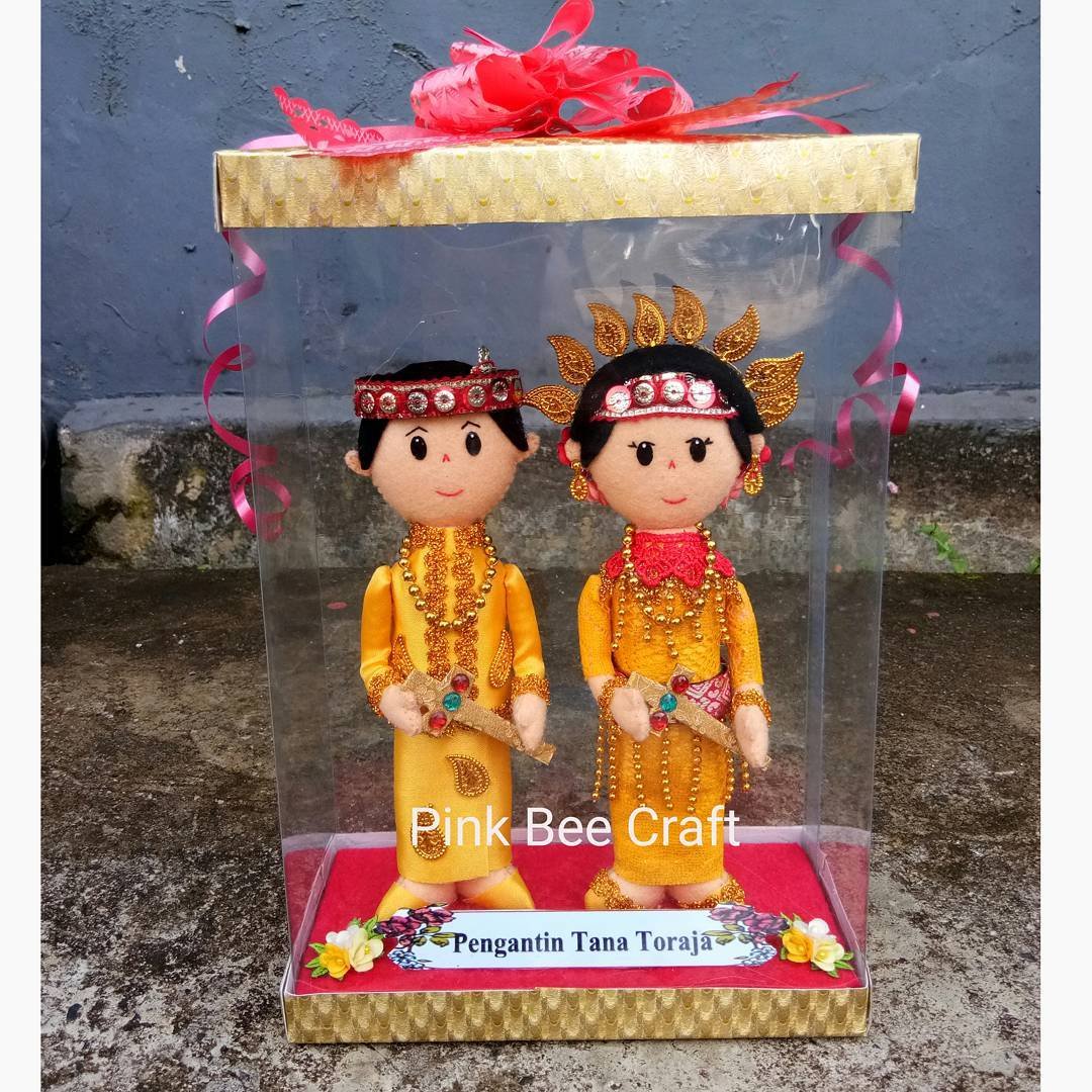 Toraja Wedding Dolls