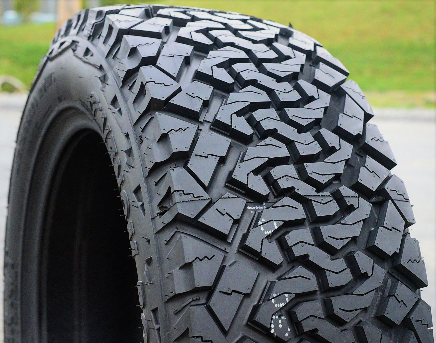 Venom Power Terra Hunter X/T LT 275/70R18 Load E 10 Ply A/T All Terrain ...