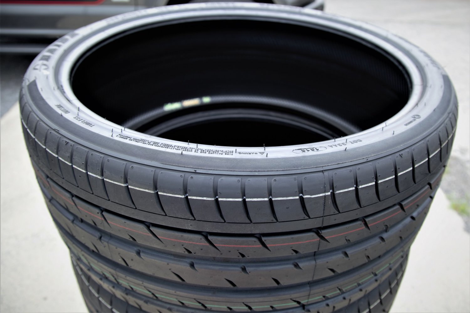 Tire Haida HD927 255/30ZR26 255/30R26 99W XL High Performance